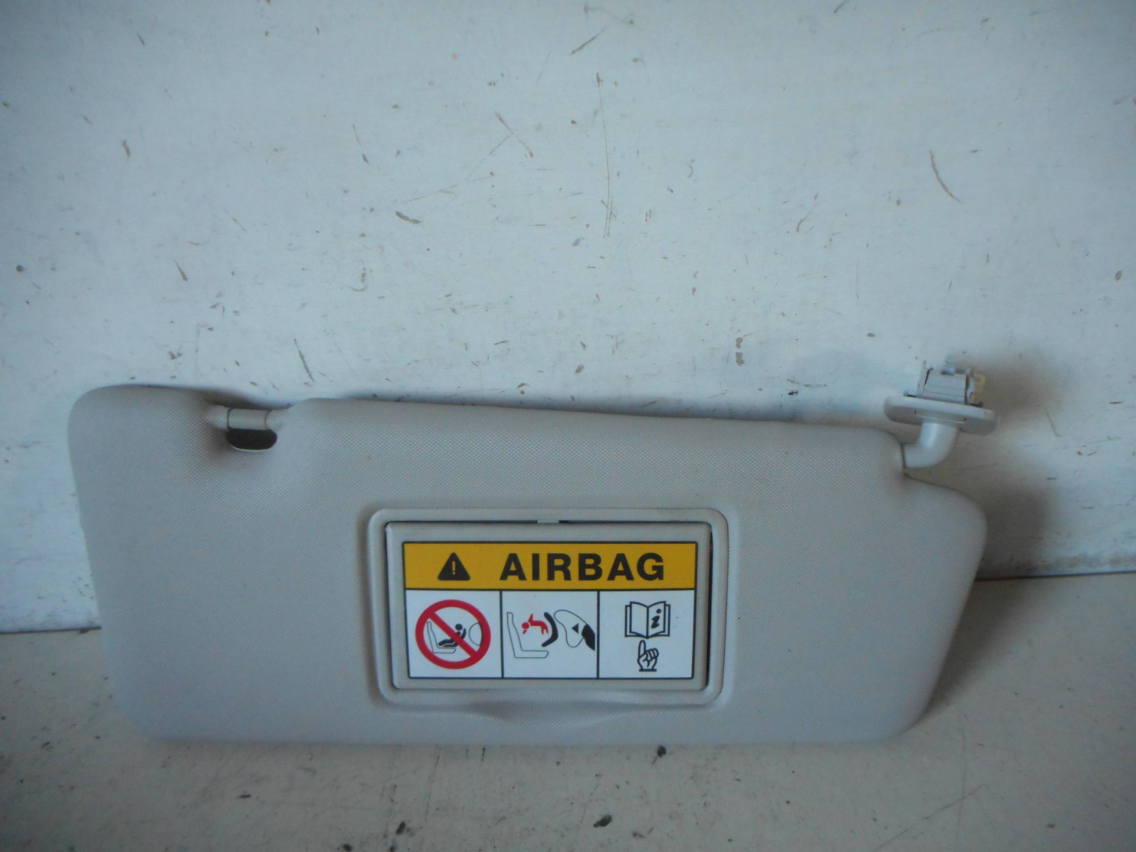 Aletta parasole parabrezza dx.